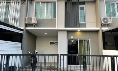 Reihenhaus zum Kauf mit 3 Zimmer in Mueang Pathum Thani, Pathum Thani