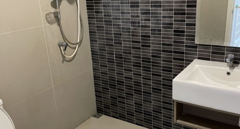 Reihenhaus zum Kauf mit 3 Zimmer in Mueang Pathum Thani, Pathum Thani