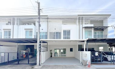 For sale 3 bedrooms townhouse in Mueang Nonthaburi, Nonthaburi