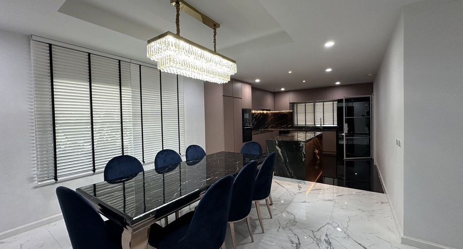 For rent 5 bedrooms house in Pak Kret, Nonthaburi