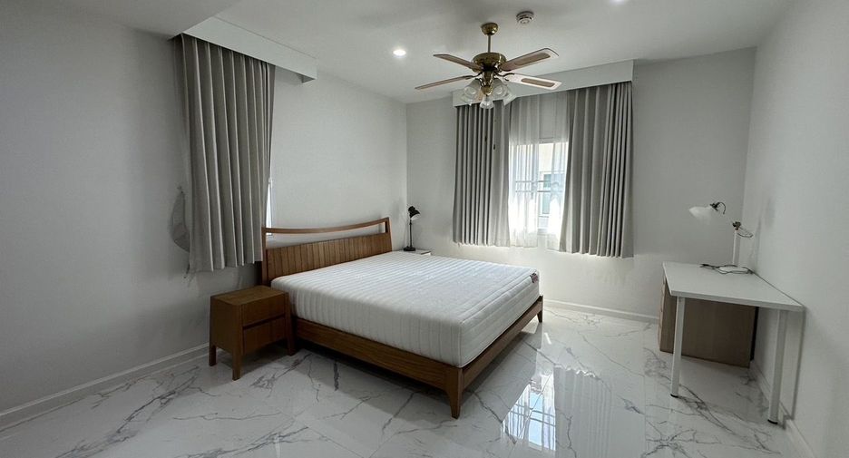For rent 5 bedrooms house in Pak Kret, Nonthaburi