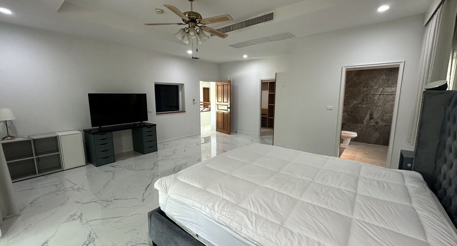 For rent 5 bedrooms house in Pak Kret, Nonthaburi