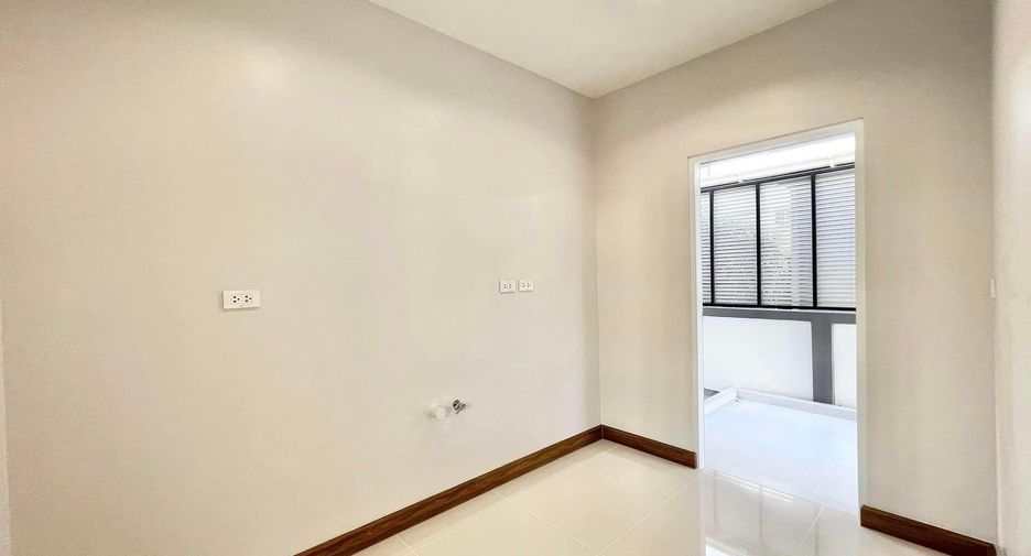 For sale 3 bedrooms house in Thanyaburi, Pathum Thani