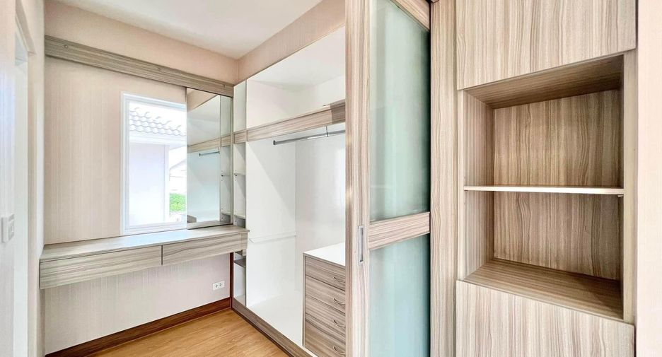 For sale 3 bedrooms house in Thanyaburi, Pathum Thani