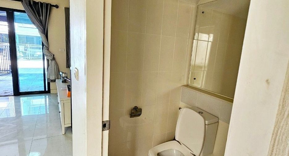 For sale 3 bedrooms townhouse in Mueang Nonthaburi, Nonthaburi