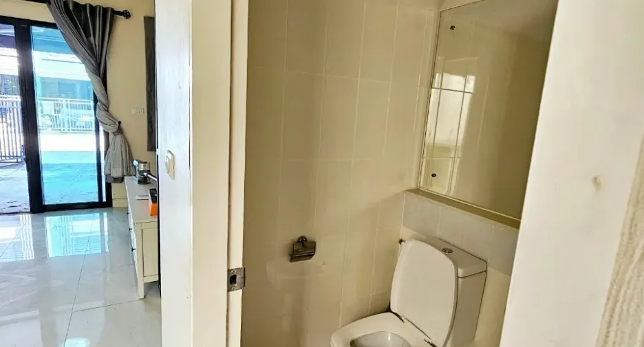 For sale 3 bedrooms townhouse in Mueang Nonthaburi, Nonthaburi