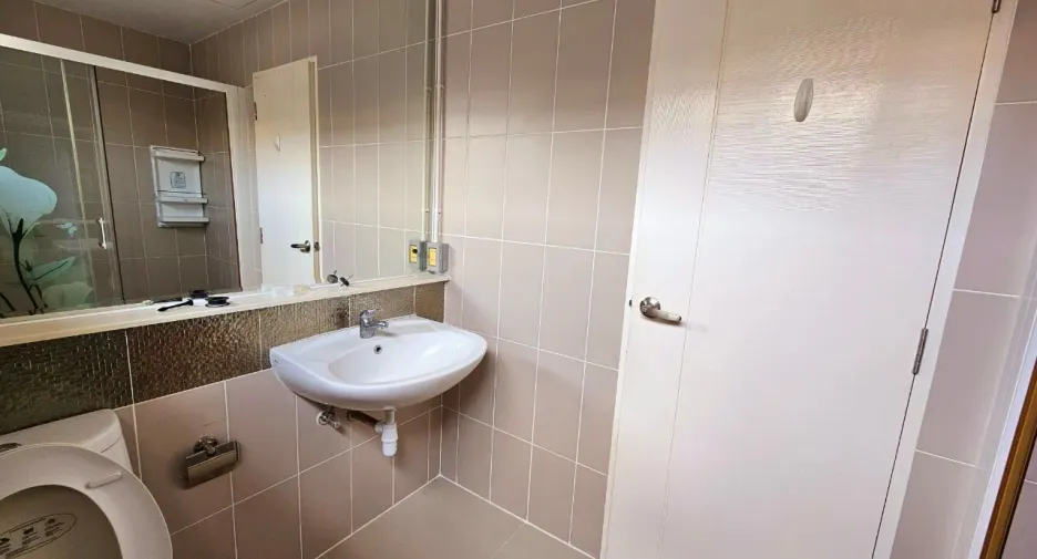 For sale 3 bedrooms townhouse in Mueang Nonthaburi, Nonthaburi