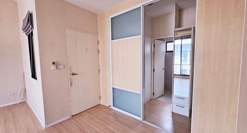 For sale 3 bedrooms townhouse in Mueang Nonthaburi, Nonthaburi