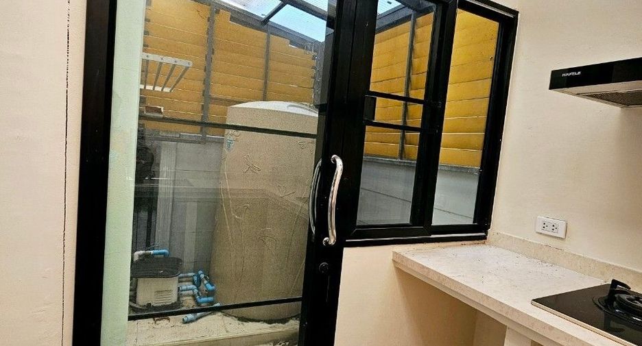 For sale 3 bedrooms townhouse in Mueang Nonthaburi, Nonthaburi