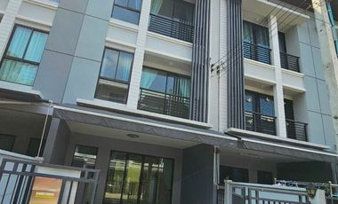 For sale 3 bedrooms townhouse in Mueang Nonthaburi, Nonthaburi
