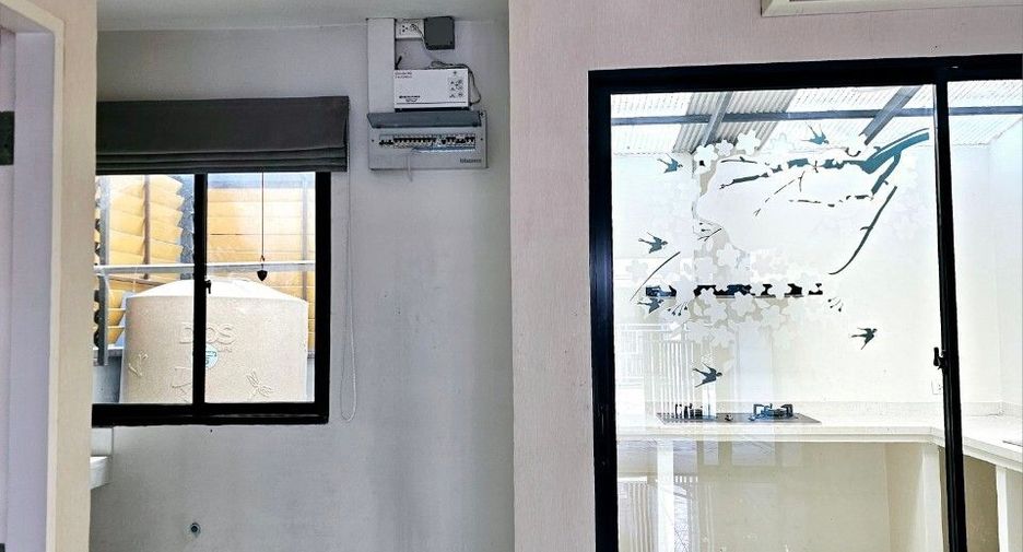 For sale 3 bedrooms townhouse in Mueang Nonthaburi, Nonthaburi
