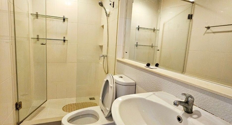 For sale 3 bedrooms townhouse in Mueang Nonthaburi, Nonthaburi