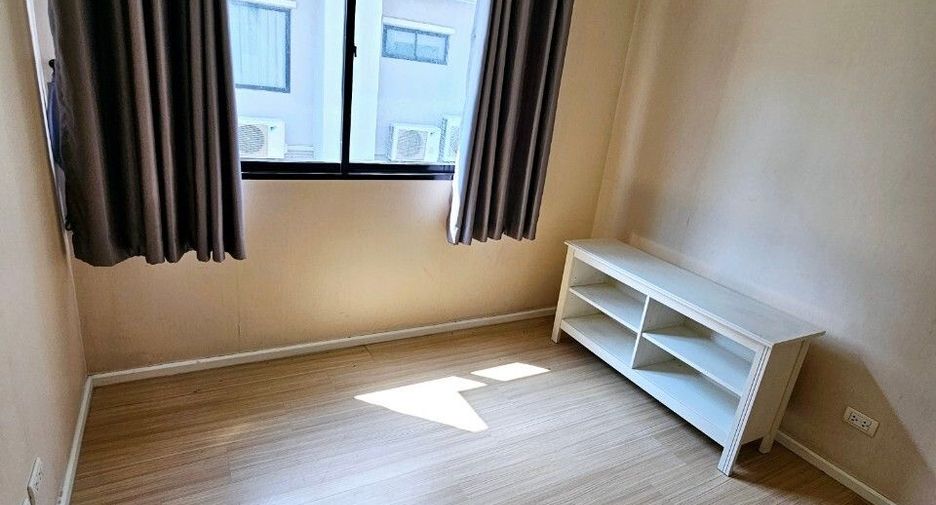 For sale 3 bedrooms townhouse in Mueang Nonthaburi, Nonthaburi