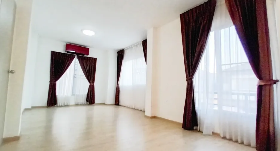 For sale 3 bedrooms house in Mueang Chachoengsao, Chachoengsao