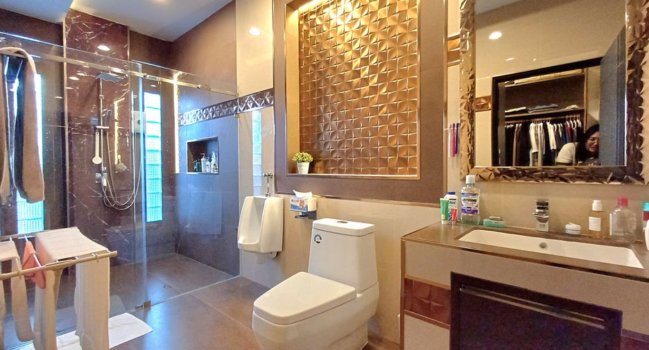 For sale 3 bedrooms house in Huay Yai, Pattaya