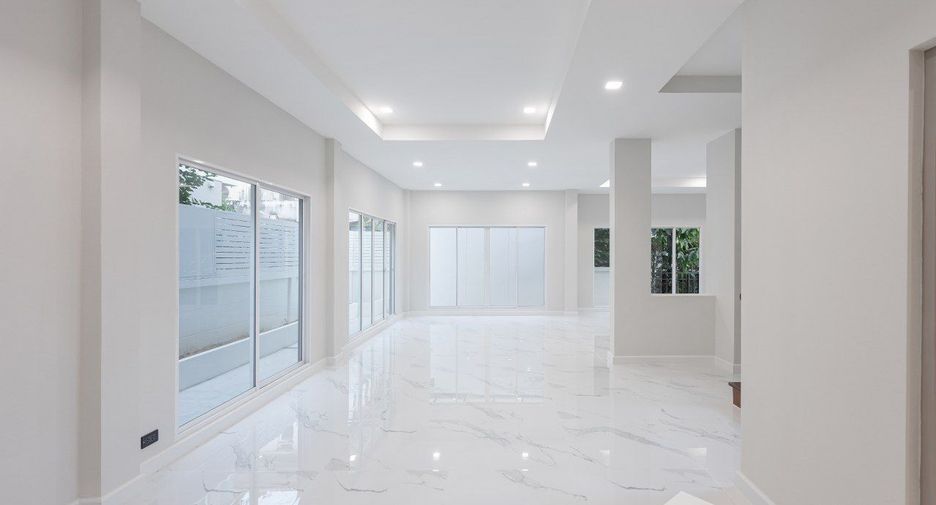For sale 4 bedrooms house in Bang Kruai, Nonthaburi