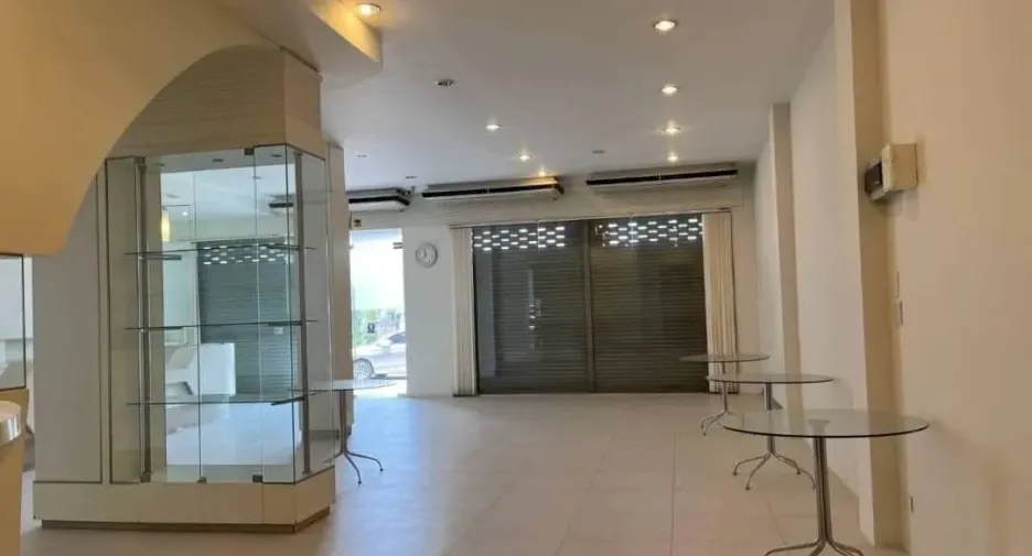 For rent office in Mueang Nakhon Ratchasima, Nakhon Ratchasima