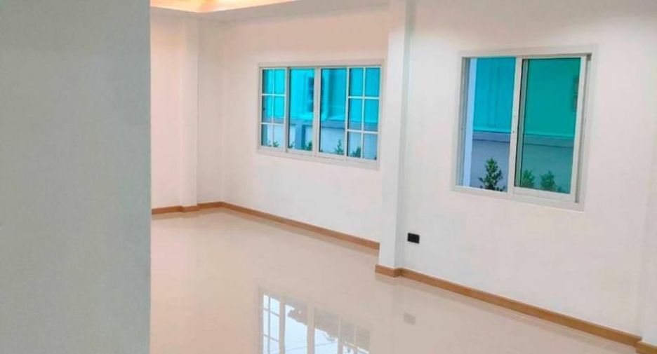 For sale 3 bedrooms house in Bang Bua Thong, Nonthaburi