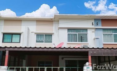 À vendre 3 chambres maison de ville à Lam Luk Ka, Pathum Thani
