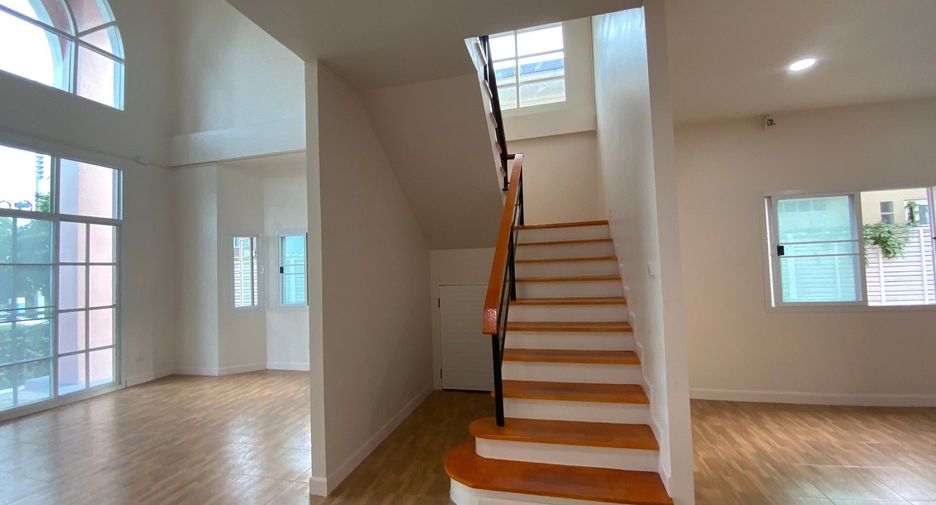 For sale 3 bedrooms house in Mueang Pathum Thani, Pathum Thani