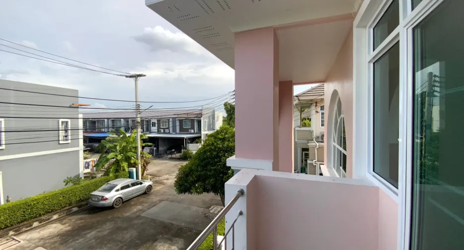 For sale 3 bedrooms house in Mueang Pathum Thani, Pathum Thani