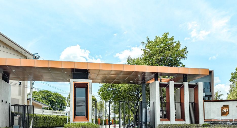 出售 3 卧室 联排别墅 在 Bang Kruai, Nonthaburi