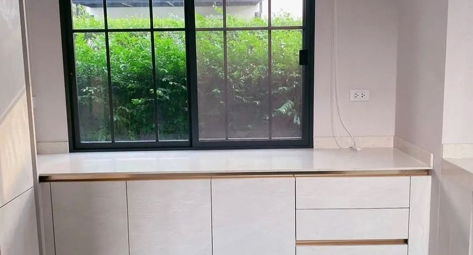 For sale 4 bedrooms house in Bang Kruai, Nonthaburi