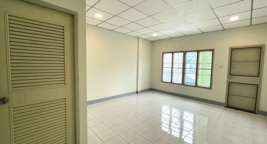For sale 2 bedrooms townhouse in Bang Bua Thong, Nonthaburi