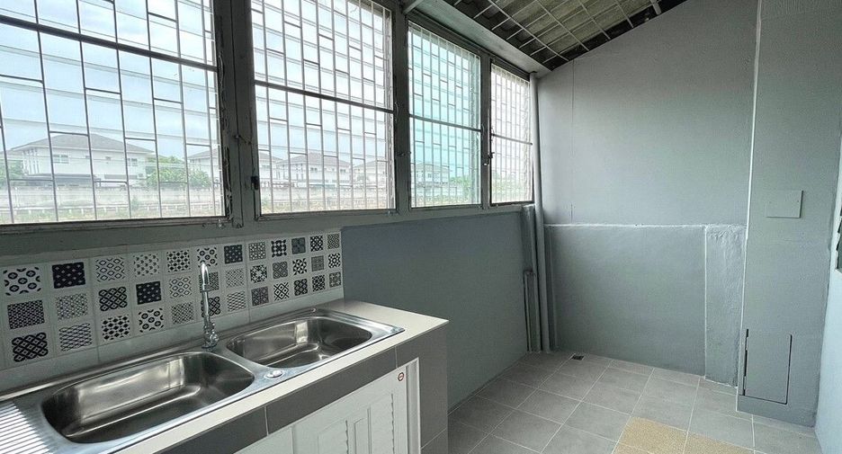 For sale 2 bedrooms townhouse in Bang Bua Thong, Nonthaburi