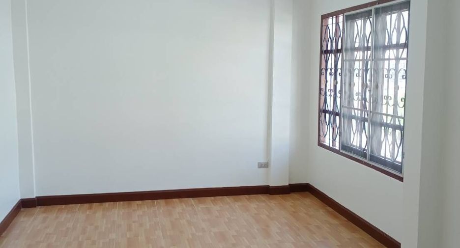 For sale 3 bedrooms townhouse in Lam Luk Ka, Pathum Thani
