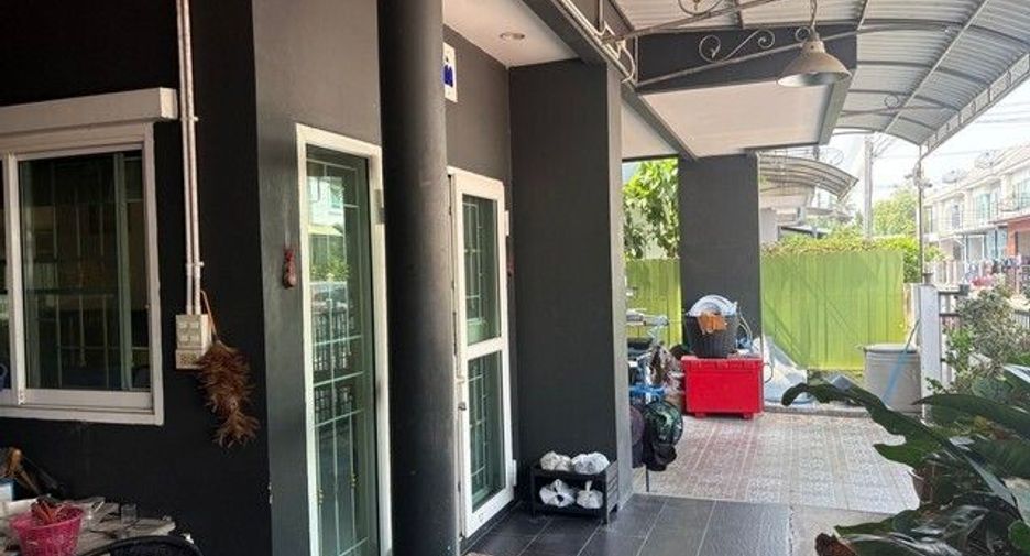 Reihenhaus zum Kauf mit 3 Zimmer in Bang Yai, Nonthaburi