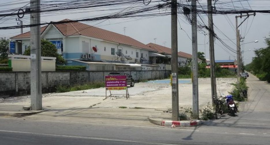 À vendre terrain à Sai Noi, Nonthaburi