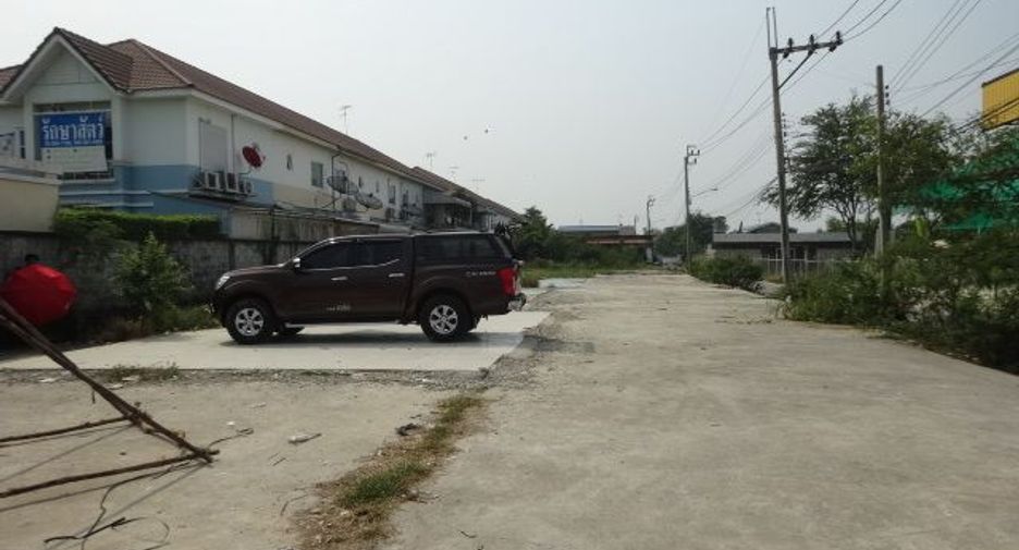 À vendre terrain à Sai Noi, Nonthaburi