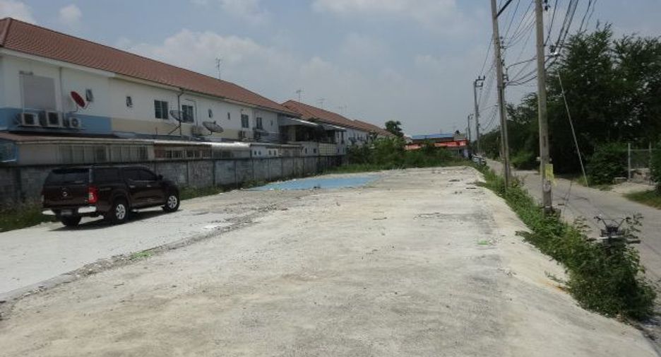 À vendre terrain à Sai Noi, Nonthaburi
