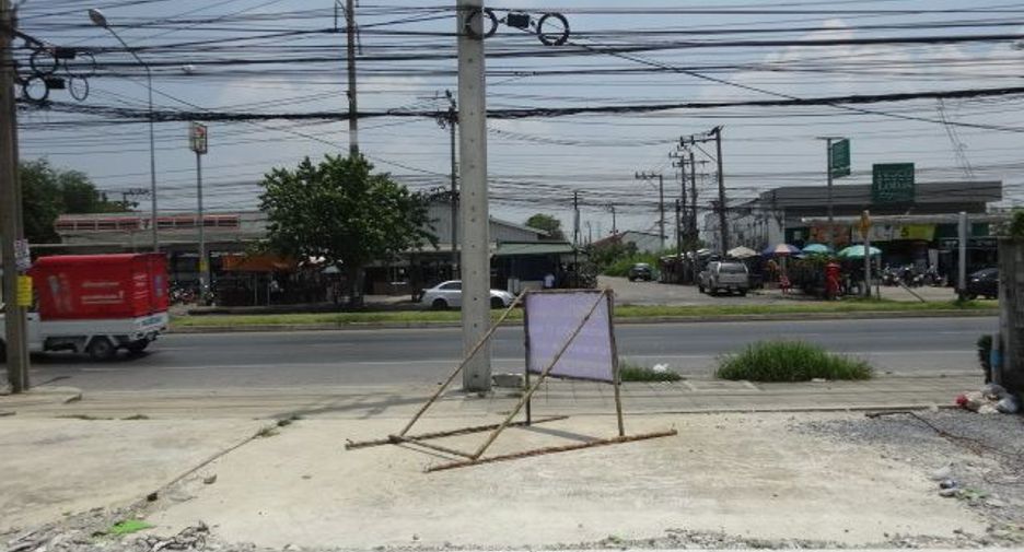 À vendre terrain à Sai Noi, Nonthaburi