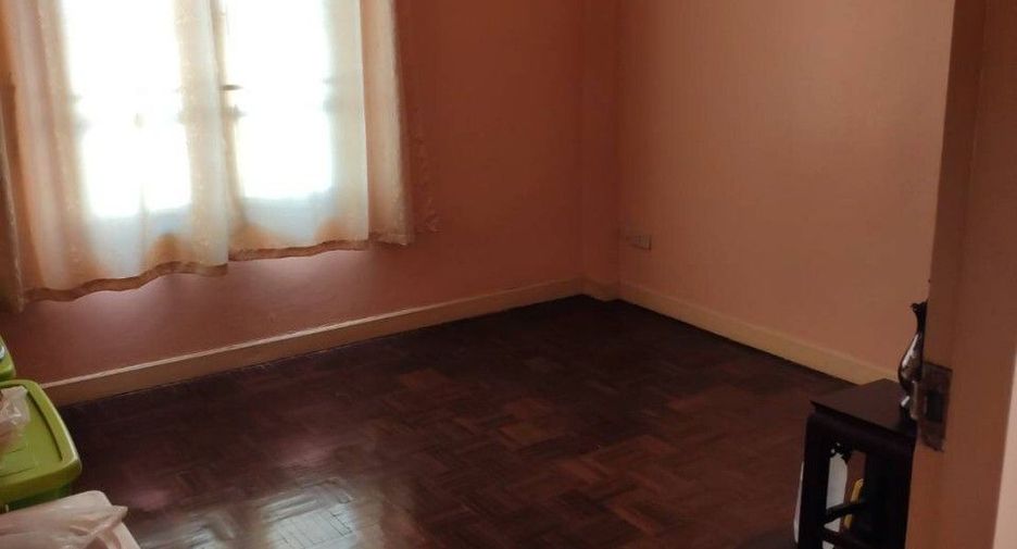 For sale 4 bedrooms townhouse in Thanyaburi, Pathum Thani