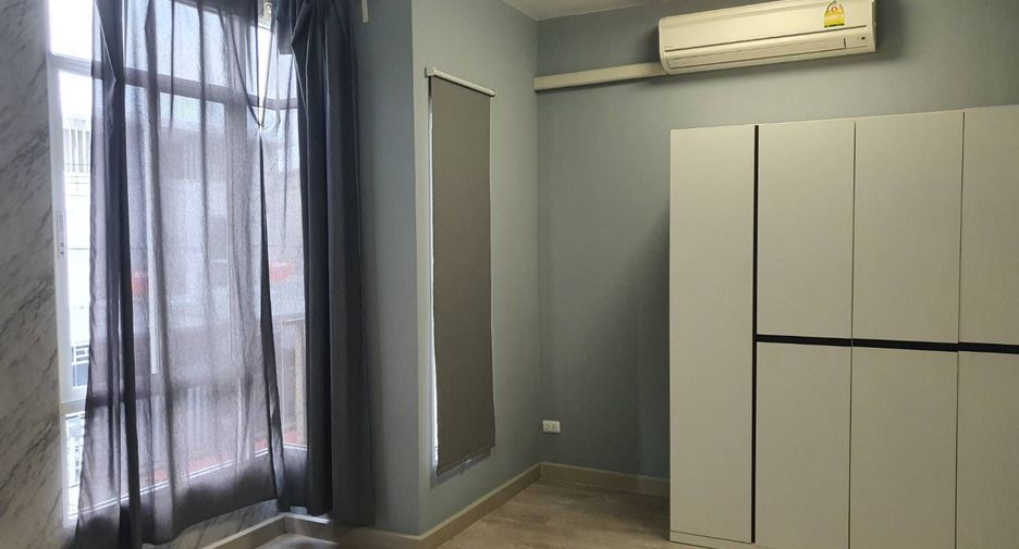 Reihenhaus zum Kauf mit 3 Zimmer in Phutthamonthon, Nakhon Pathom