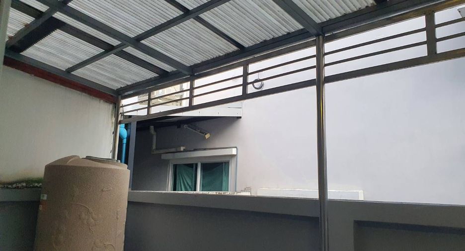 Reihenhaus zum Kauf mit 3 Zimmer in Phutthamonthon, Nakhon Pathom