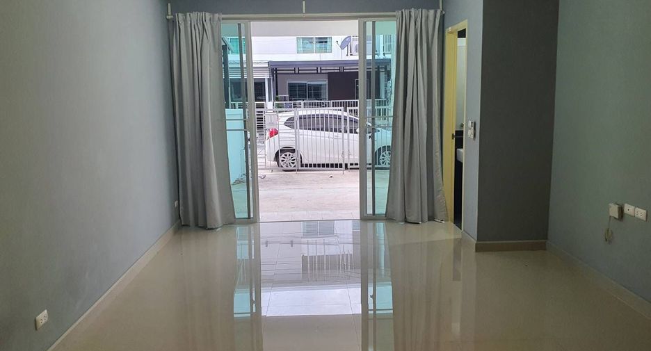 Reihenhaus zum Kauf mit 3 Zimmer in Phutthamonthon, Nakhon Pathom