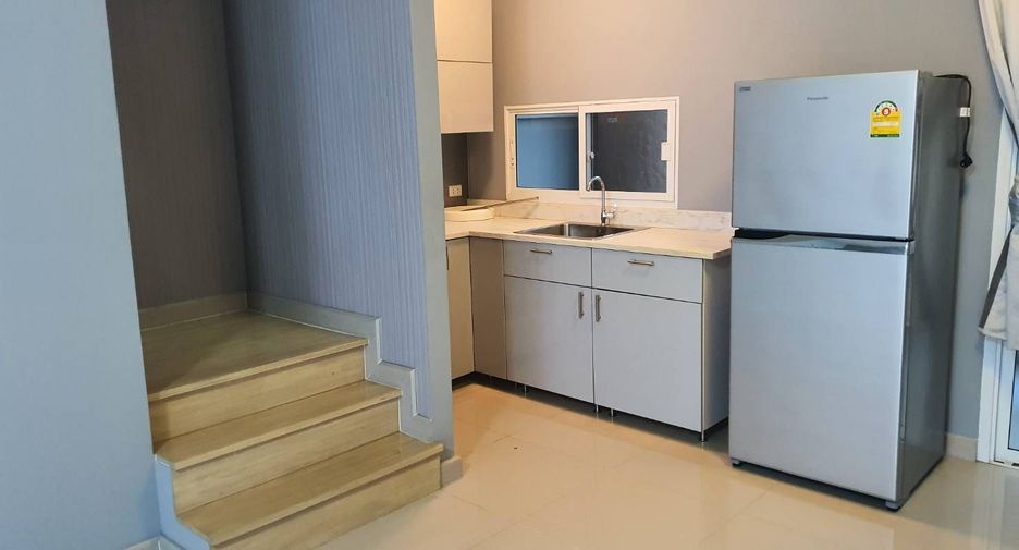 Reihenhaus zum Kauf mit 3 Zimmer in Phutthamonthon, Nakhon Pathom