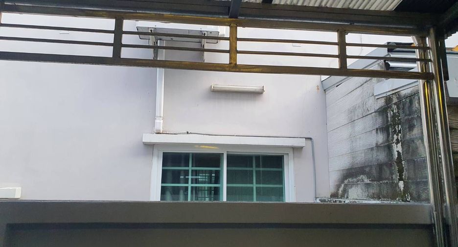 Reihenhaus zum Kauf mit 3 Zimmer in Phutthamonthon, Nakhon Pathom