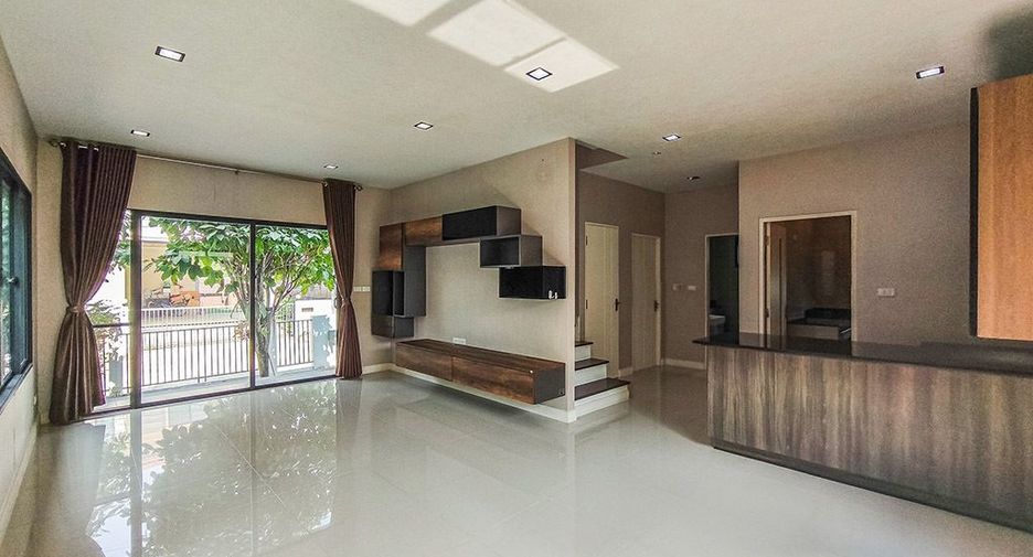 For sale 3 ベッドルーム house in Mueang Pathum Thani, Pathum Thani
