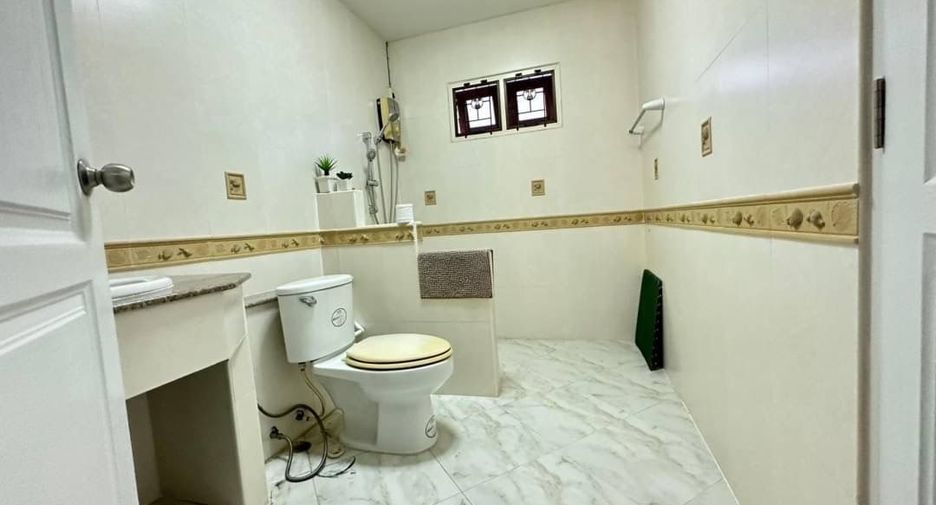 出售 4 卧室 独立屋 在 Phutthamonthon, Nakhon Pathom