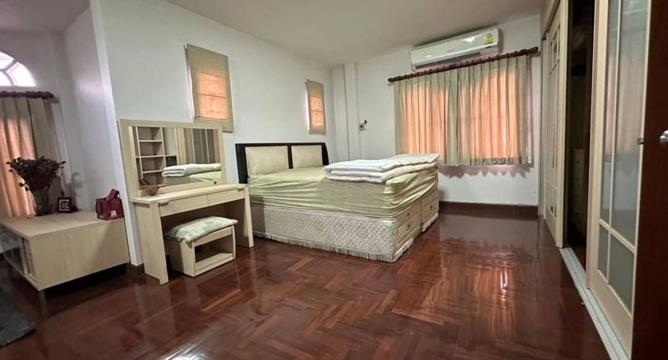 出售 4 卧室 独立屋 在 Phutthamonthon, Nakhon Pathom