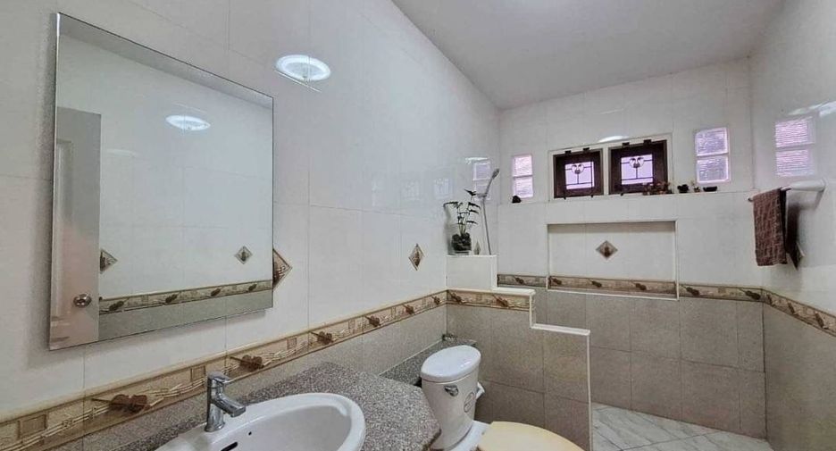 出售 4 卧室 独立屋 在 Phutthamonthon, Nakhon Pathom