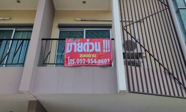 出售 3 卧室 联排别墅 在 Mueang Pathum Thani, Pathum Thani