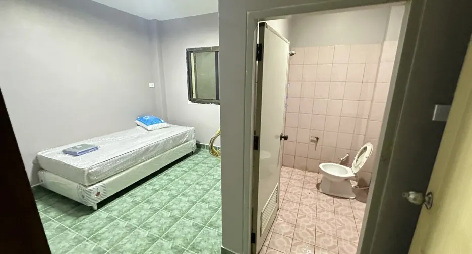 Casa adosada en venta de 5 habitaciones en Hat Yai, Songkhla