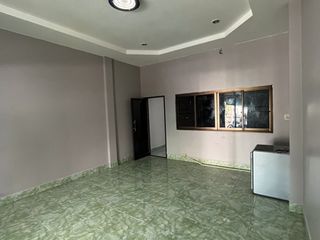 For sale 5 bedrooms townhouse in Hat Yai, Songkhla