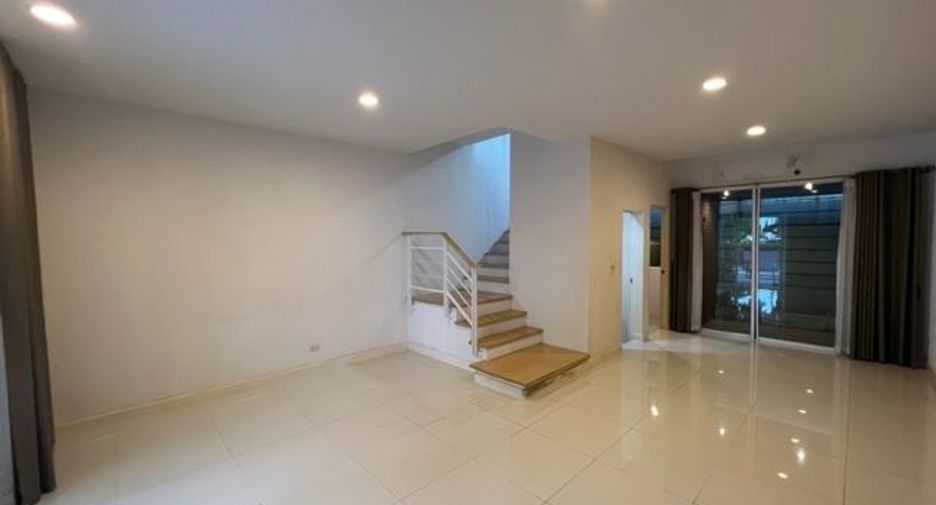 Продажа 3 спальни таунхаус в Mueang Nonthaburi, Нонтабури