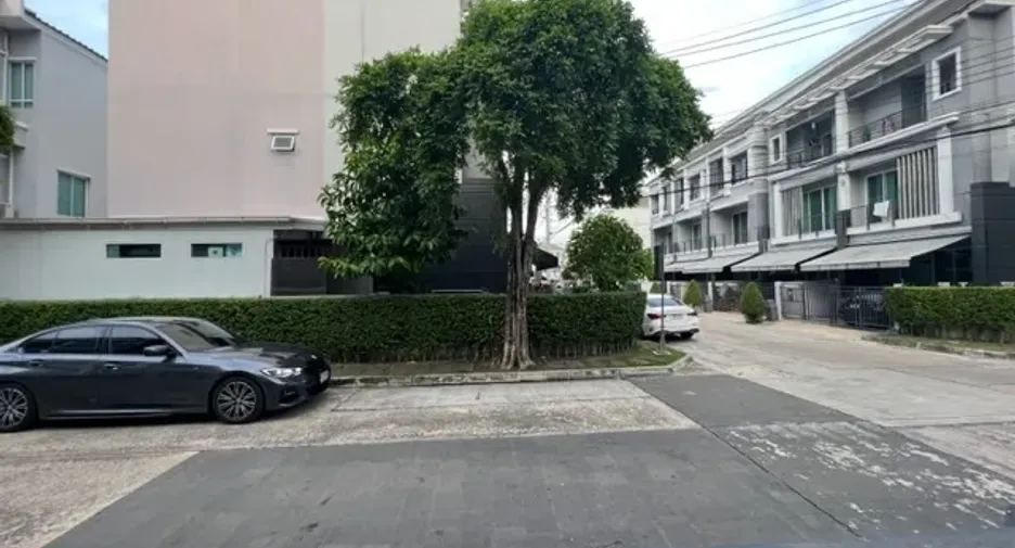 Продажа 3 спальни таунхаус в Mueang Nonthaburi, Нонтабури